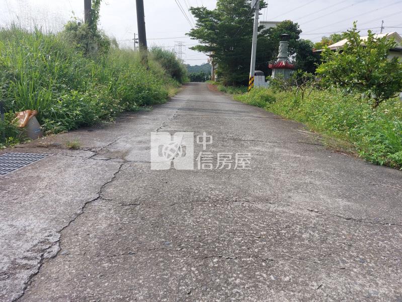 左鎮近化石館6.3分有水電平坦農地房屋室內格局與周邊環境