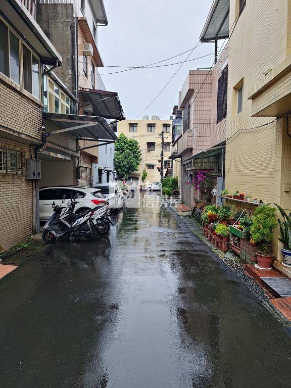 中壢火車站大潤發靜巷透天(中信卓越團隊)房屋室內格局與周邊環境