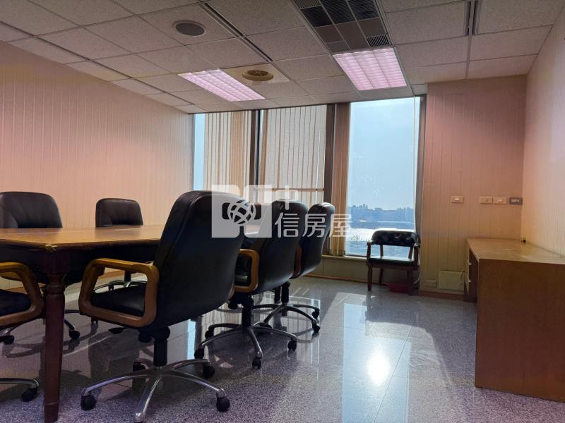 高雄海景曼哈頓財經總部房屋室內格局與周邊環境