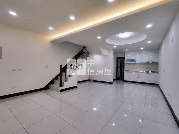 華勛市場活巷整新美透天房屋室內格局與周邊環境