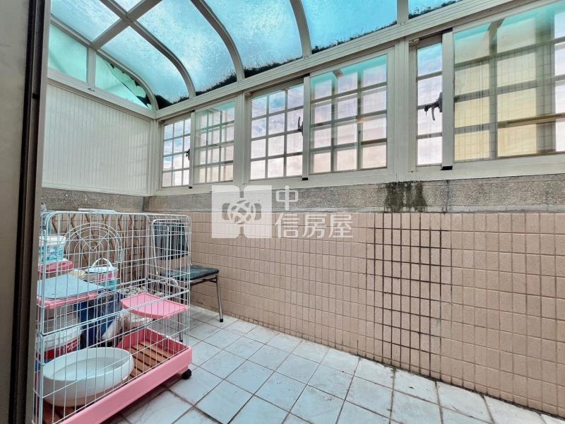 中壢富台國小雙車位店面別墅房屋室內格局與周邊環境