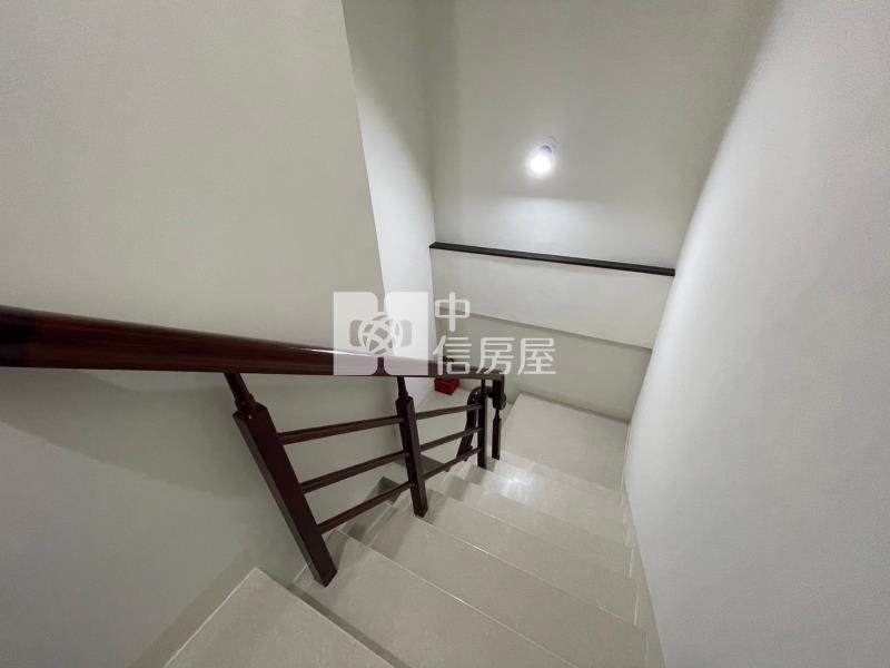 近科工收租超新美透天房屋室內格局與周邊環境