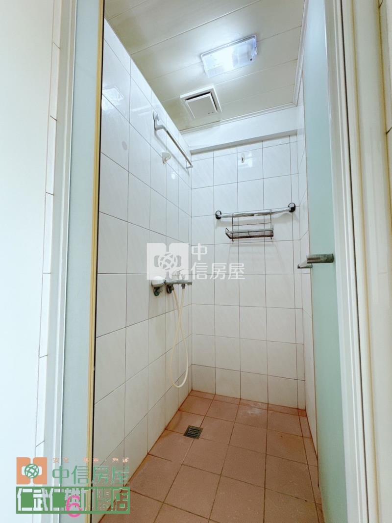 大寮輔英收租5套房房屋室內格局與周邊環境