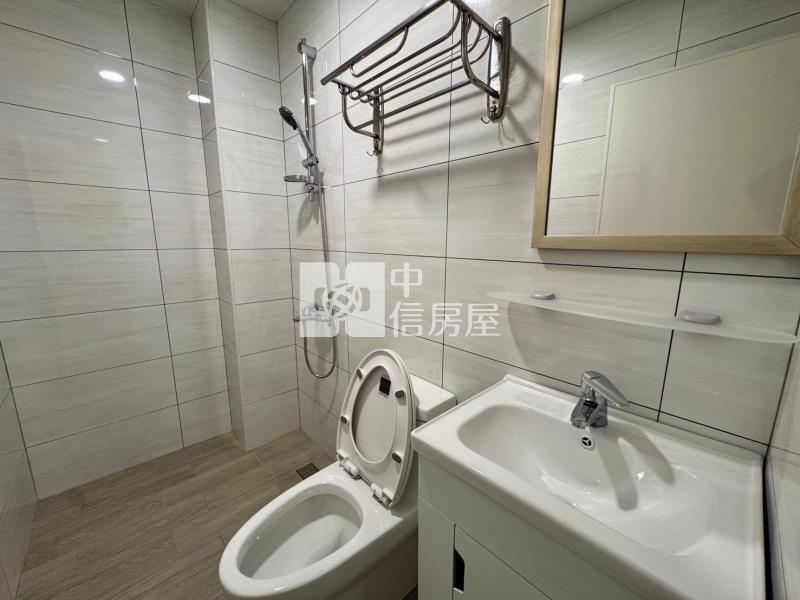 中豐路小資透天房屋室內格局與周邊環境