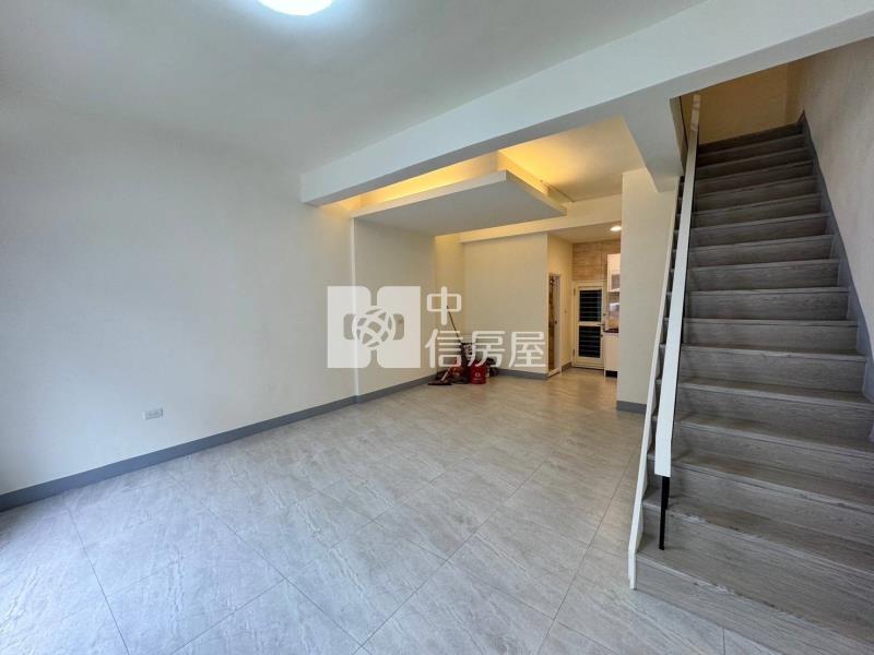 中豐路小資透天房屋室內格局與周邊環境