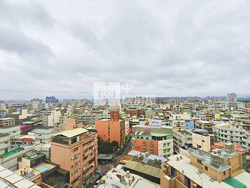 超美樓中樓房屋室內格局與周邊環境