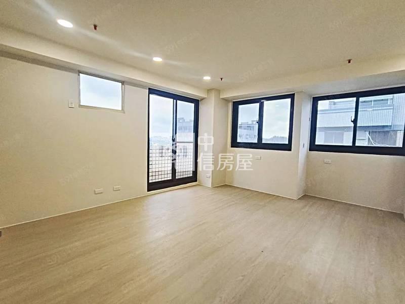 超美樓中樓房屋室內格局與周邊環境