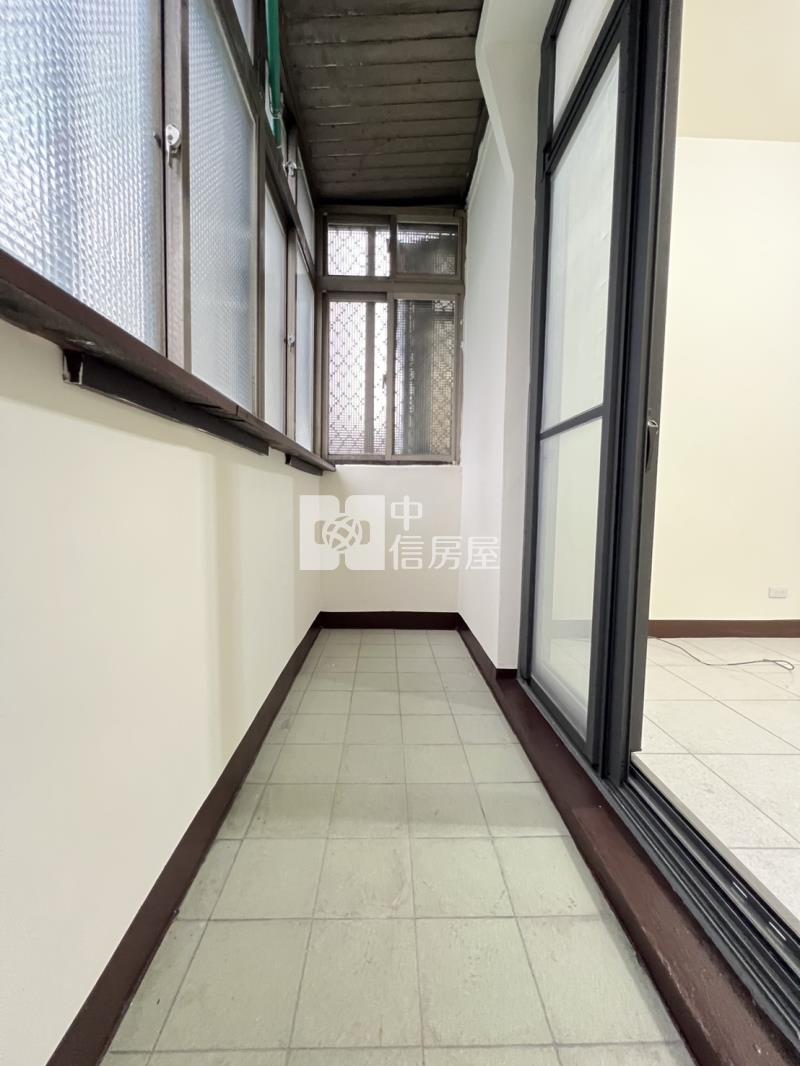 大竹國小.近市區三面採光整新電梯三房房屋室內格局與周邊環境
