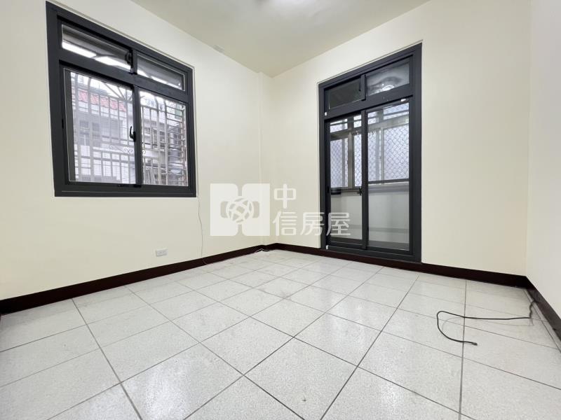 大竹國小.近市區三面採光整新電梯三房房屋室內格局與周邊環境
