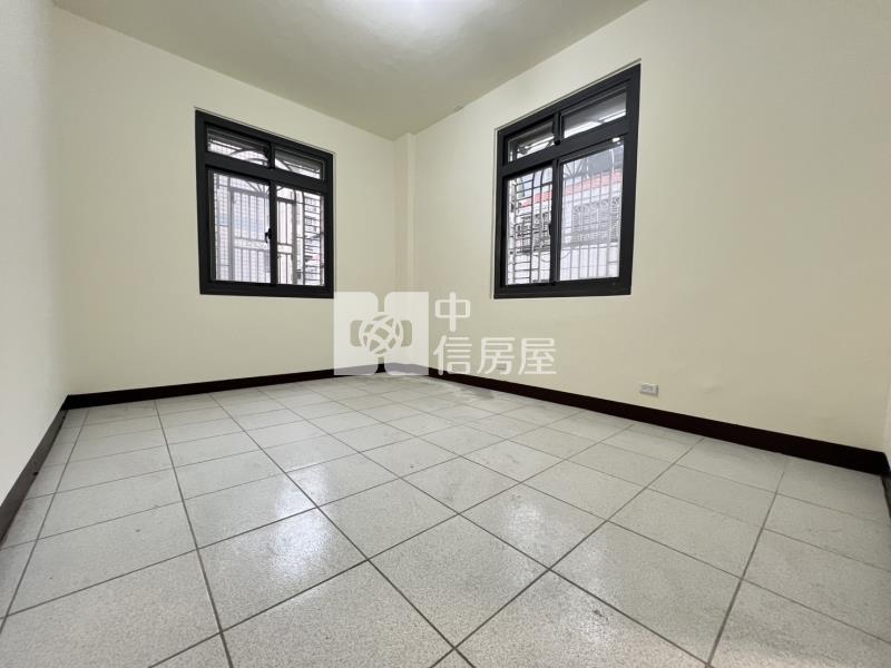 大竹國小.近市區三面採光整新電梯三房房屋室內格局與周邊環境