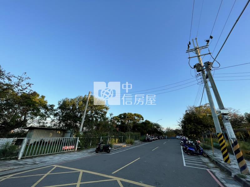 香山鐵賣景觀美地合法資材室水電全房屋室內格局與周邊環境