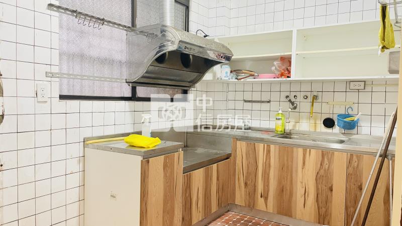 礁溪稀有溫泉透天靜巷工業風房屋室內格局與周邊環境