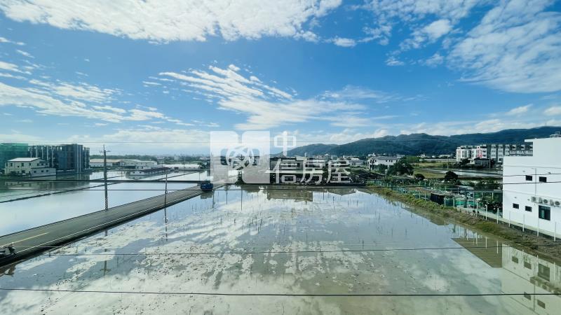 礁溪近市區河堤旁雙面路全新農舍房屋室內格局與周邊環境