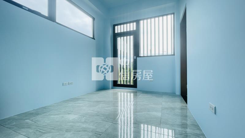 礁溪近市區河堤旁雙面路全新農舍房屋室內格局與周邊環境