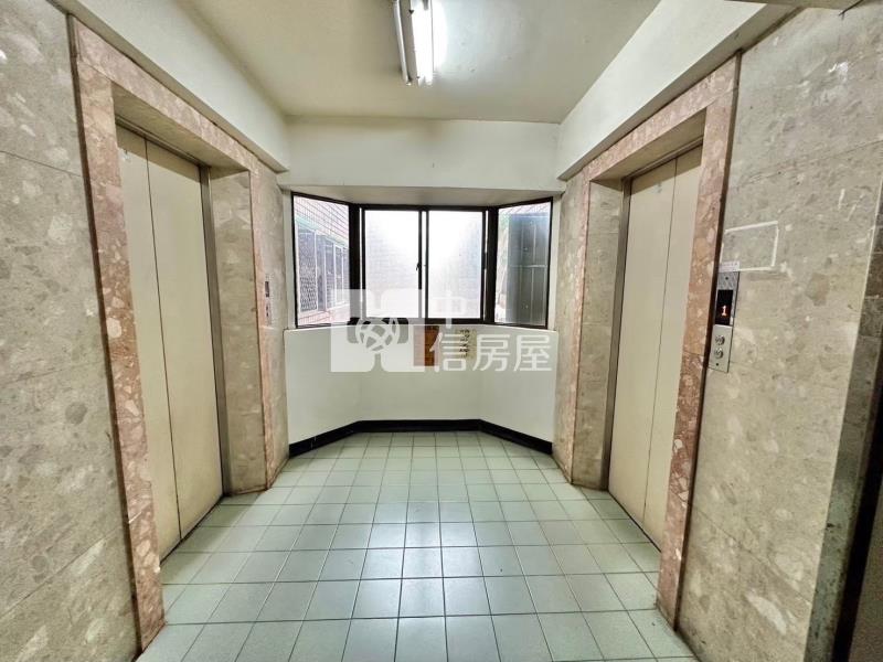 北區次頂樓兩房房屋室內格局與周邊環境