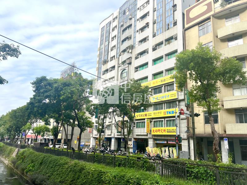 都會新寵三房綠川河岸宅（專任）房屋室內格局與周邊環境