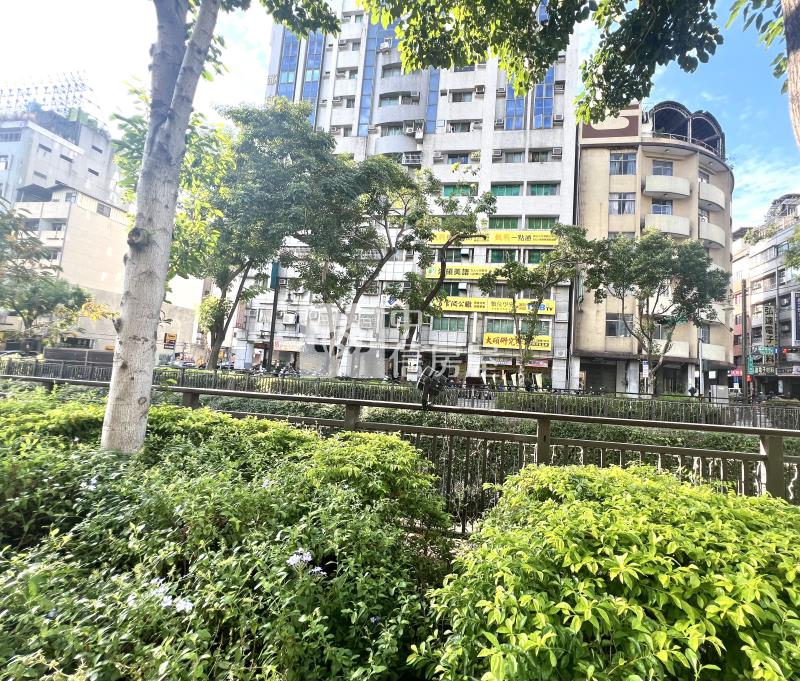 都會新寵三房綠川河岸宅（專任）房屋室內格局與周邊環境