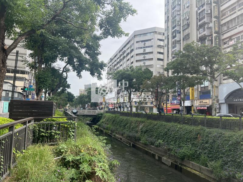 都會新寵三房綠川河岸宅（專任）房屋室內格局與周邊環境