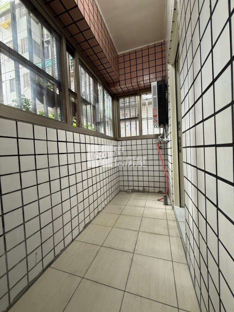 (碧綠藍天)興安松竹商圈全新整理三房平車美屋房屋室內格局與周邊環境