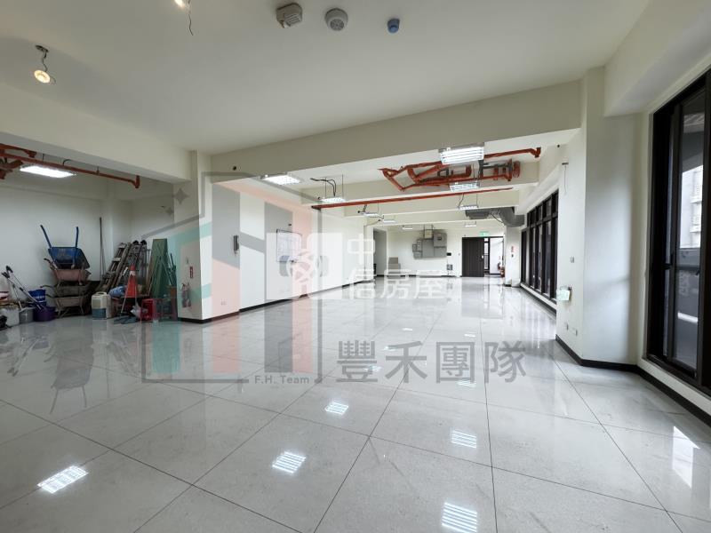 【豐禾】中壢市心電梯二樓金店面房屋室內格局與周邊環境