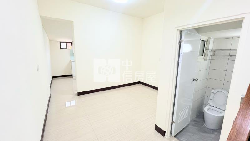 公所旁透天房屋室內格局與周邊環境