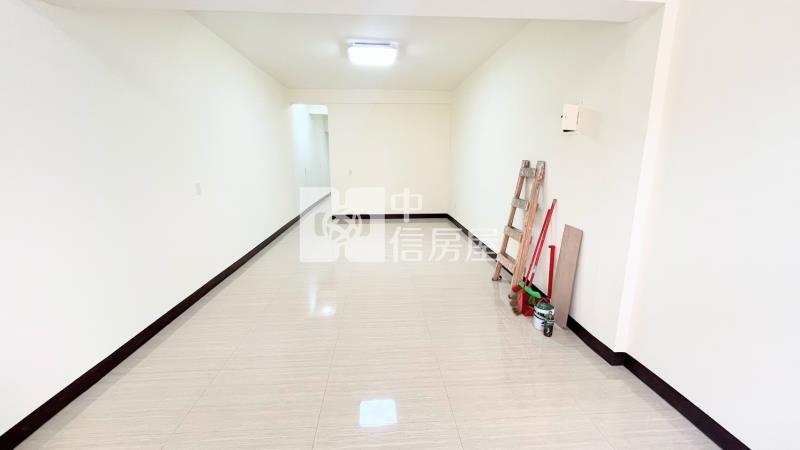 公所旁透天房屋室內格局與周邊環境