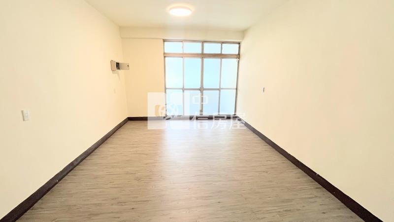 公所旁透天房屋室內格局與周邊環境