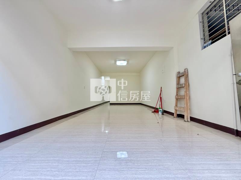 中興商圈｜快入手走路到國小到公所｜超低總價｜車庫透天房屋室內格局與周邊環境