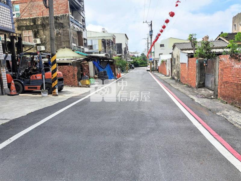 近南科雪樹2房車位美居房屋室內格局與周邊環境