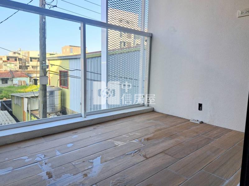 近南科雪樹2房車位美居房屋室內格局與周邊環境