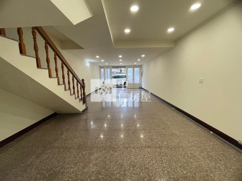 楊新路透天房屋室內格局與周邊環境