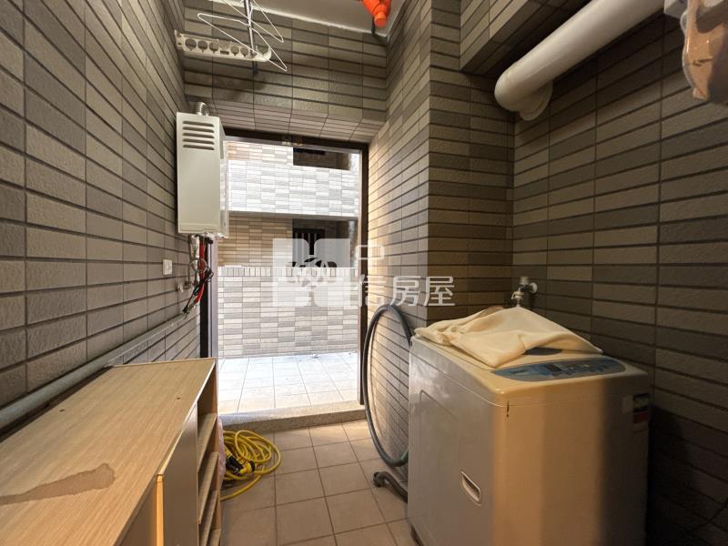 【安家】桃園站前商圈世中心露臺2房車房屋室內格局與周邊環境