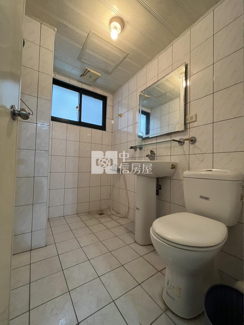 中山醫稀有大坪數視野高樓層四房平車房屋室內格局與周邊環境