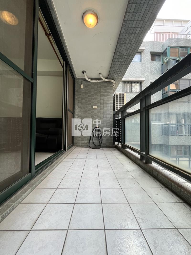 中山醫稀有大坪數視野高樓層四房平車房屋室內格局與周邊環境