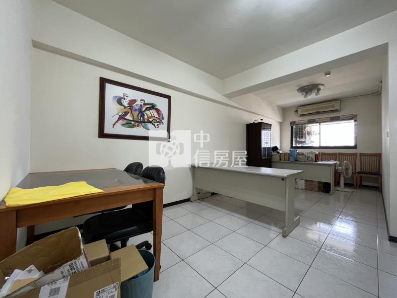 中山醫稀有大坪數視野高樓層四房平車房屋室內格局與周邊環境