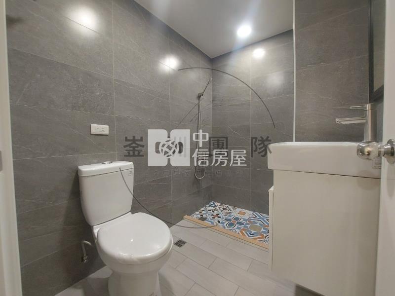 龍興國中採光美三房車房屋室內格局與周邊環境