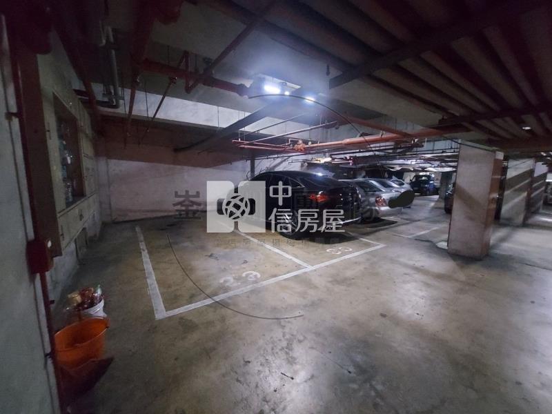龍興國中採光美三房車房屋室內格局與周邊環境