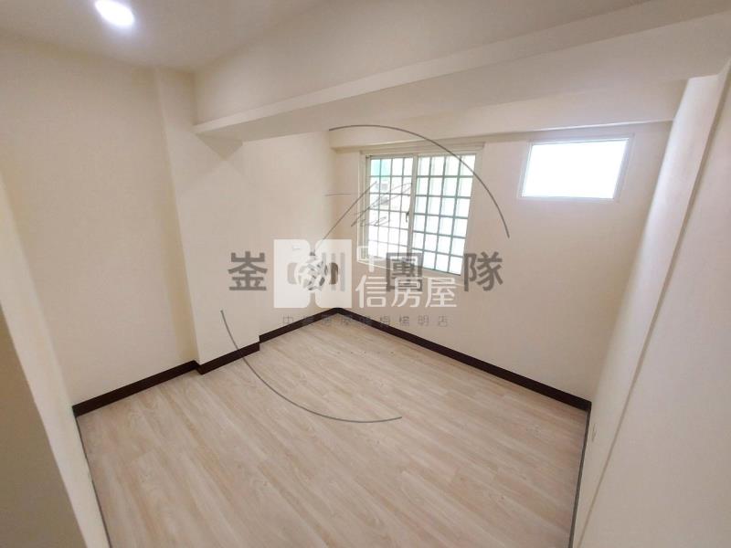 龍興國中採光美三房車房屋室內格局與周邊環境