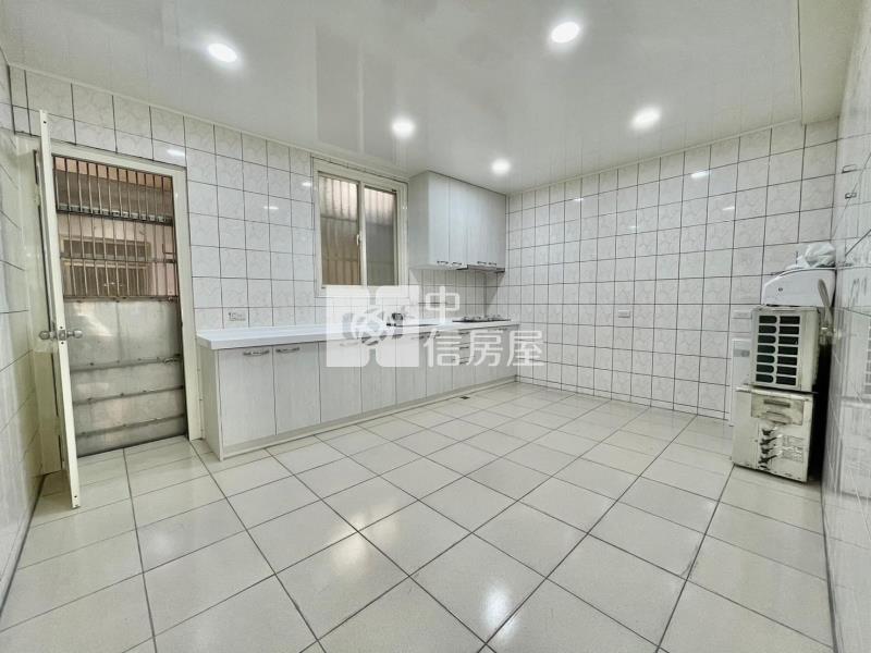 楊梅萬大路整新透天房屋室內格局與周邊環境