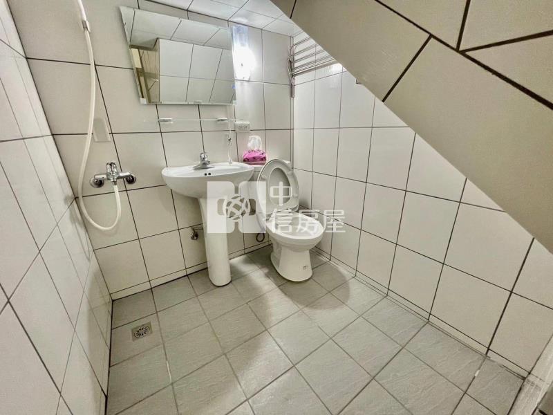 萬大路整新透天房屋室內格局與周邊環境