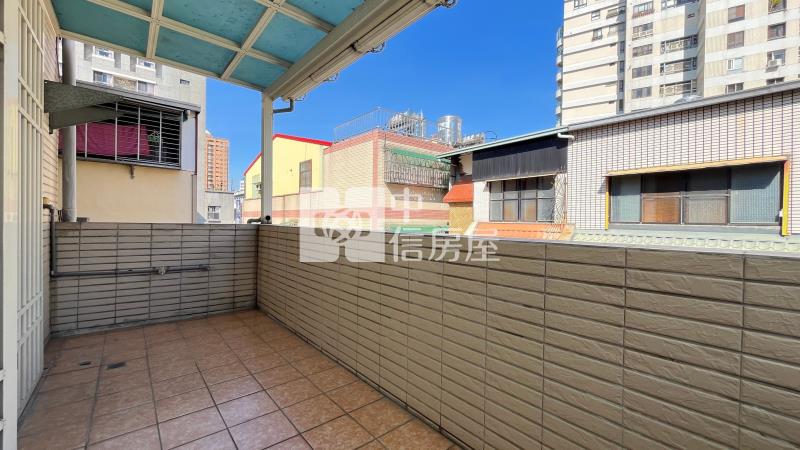 曉明女中門前車位透天美墅房屋室內格局與周邊環境