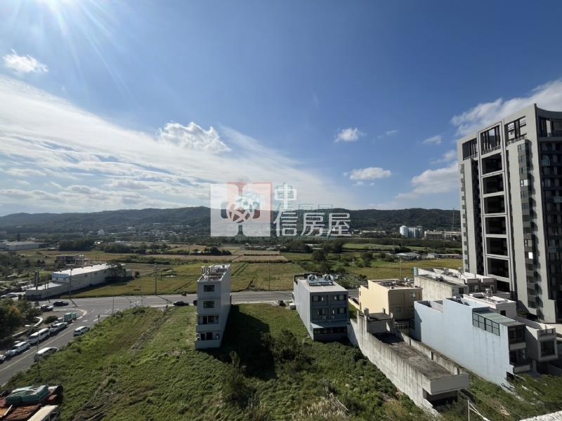 專任新埔邊間景觀大三房平車房屋室內格局與周邊環境