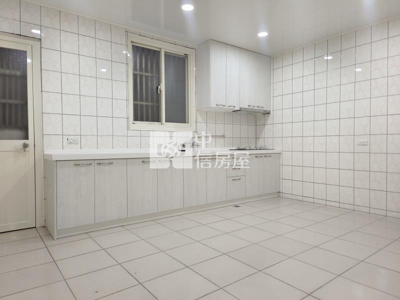 楊梅萬大路整新透天房屋室內格局與周邊環境