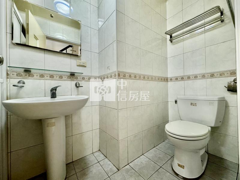 潭子|豐興路大面寬住店房屋室內格局與周邊環境