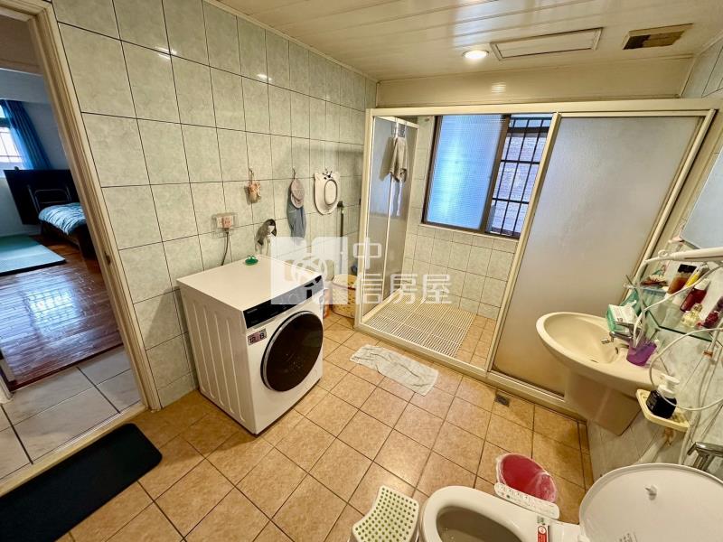㊣五期雙捷站旁超大3+1房尬車位房屋室內格局與周邊環境