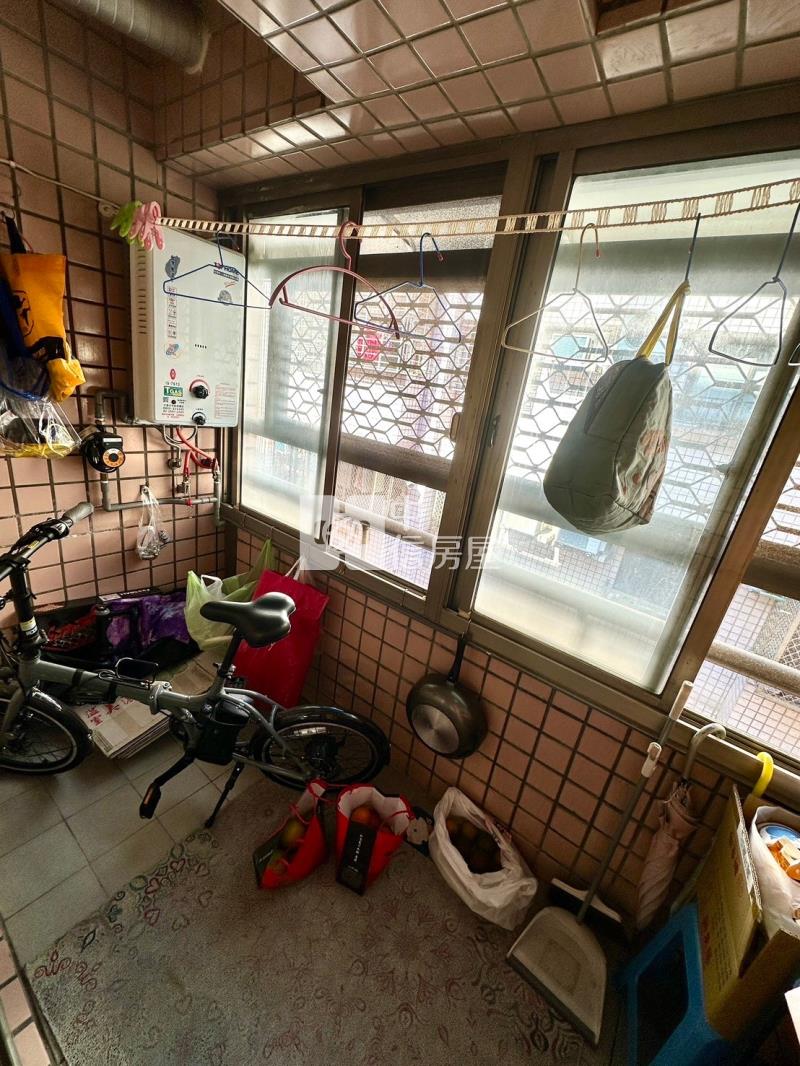 ㊣五期雙捷站旁超大3+1房尬車位房屋室內格局與周邊環境