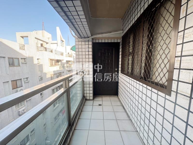 薪晨花園精美採光三房房屋室內格局與周邊環境