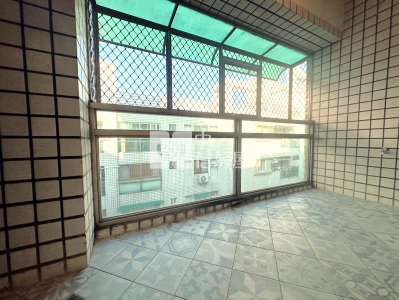薪晨花園精美採光三房房屋室內格局與周邊環境