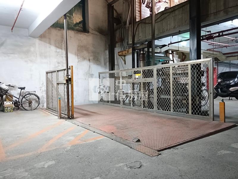 五甲國小翻新大三房+平車房屋室內格局與周邊環境