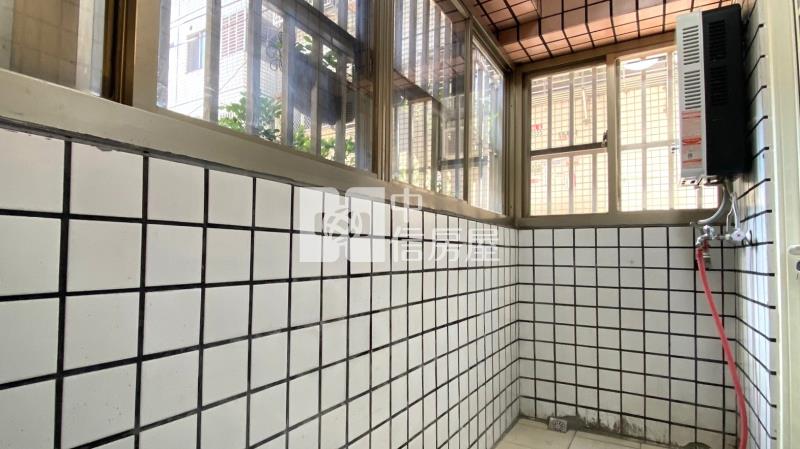 民俗公園庭院三房平車房屋室內格局與周邊環境